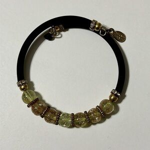 🇮🇹 Murano Glass Memory Wire Bracelet (Black & Green and Ámbar Beads)